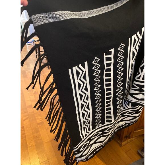 2010s Chico’s Black Tribal Fringe Knit Open Cardigan Wrap Size 3 XL - Picture 7 of 10